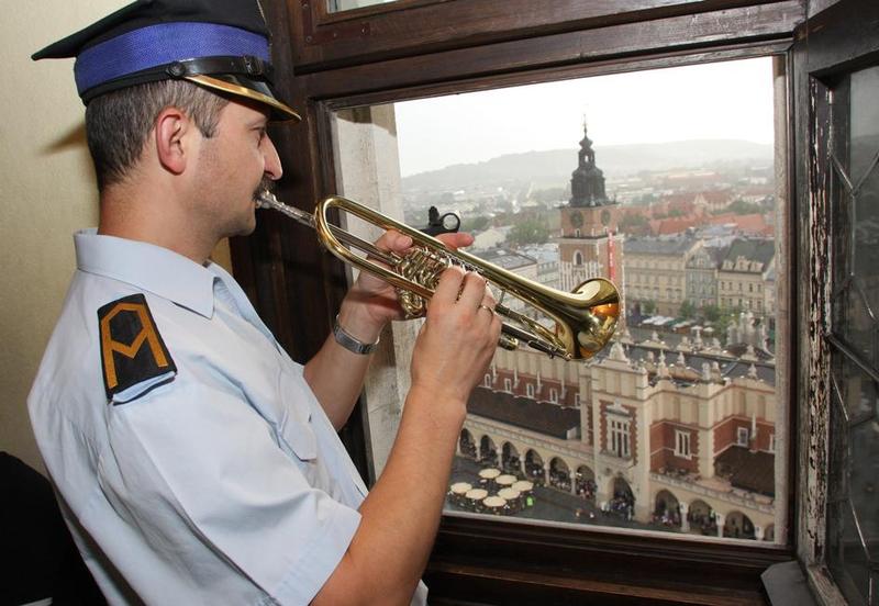 Ile zarabia hejnalista? Odkryj tajemnice wynagrodzeń w tej niezwykłej profesji!