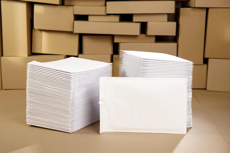 Pakowanie w koperty bąbelkowe