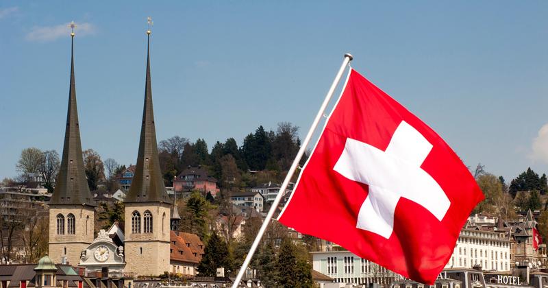 Porównanie pensji specjalistów i lekarzy ogólnych