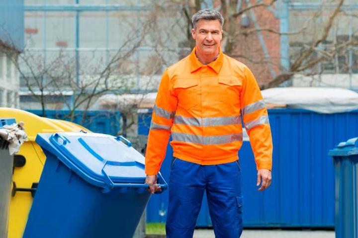 Zarobki śmieciarzy w Polsce