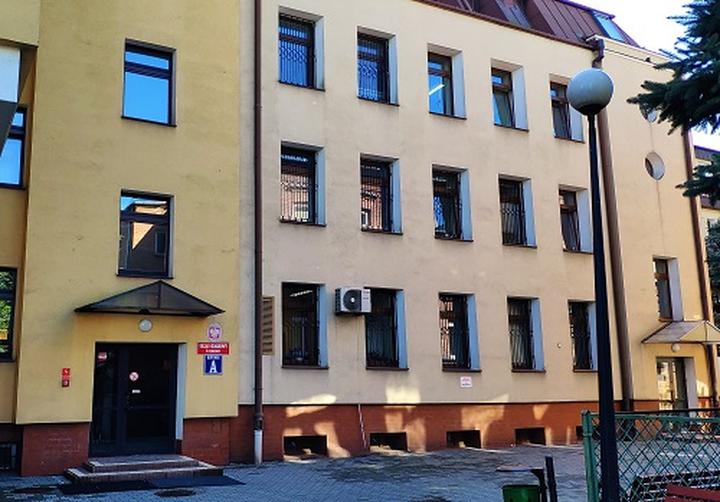 Jak skontaktować się z urzędnikiem w Urzędzie Skarbowym w Chełmie?