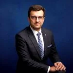 Ile zarabia dziekan: ile można naprawdę zarobić?