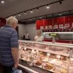 Podatek od sprzedaży detalicznej: kto płaci i ile wynosi?